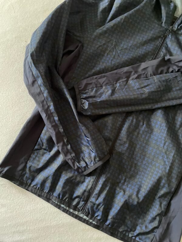 Uniqlo jacket - Image 5