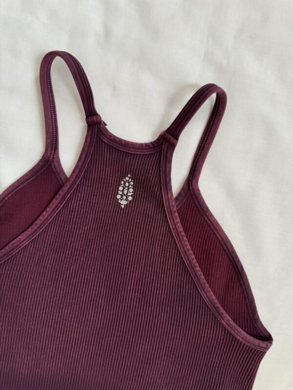 Burgundy crop top - Image 5