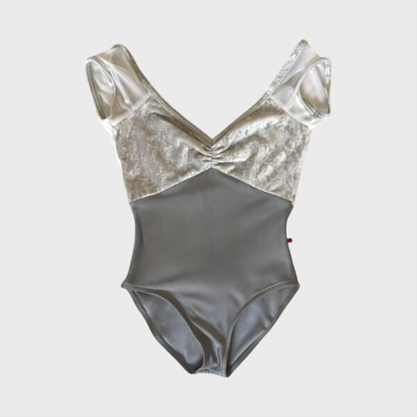 Yumiko Elli leotard