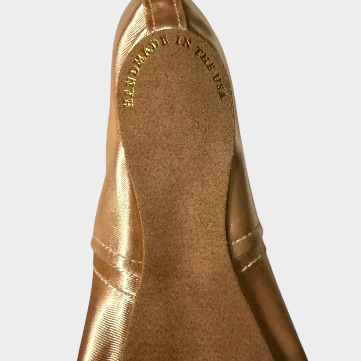 Gaynor Minden Pointe Shoes - Size 8W - Image 3